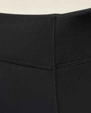 Flare Leggings, close-up of the fabric and stitching